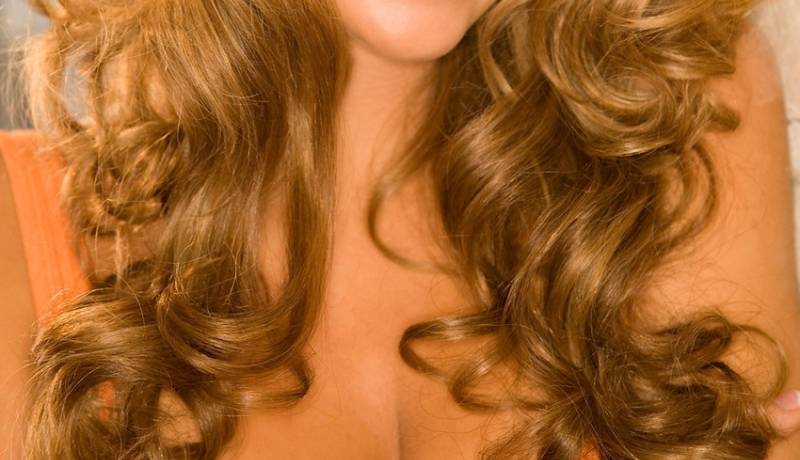Donna sensuale e discreta, disponibile per conversazioni erotiche coinvolgenti e appaganti.